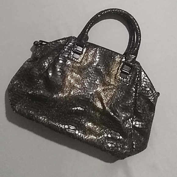 Elliott Lucca - Picture 2 of 8